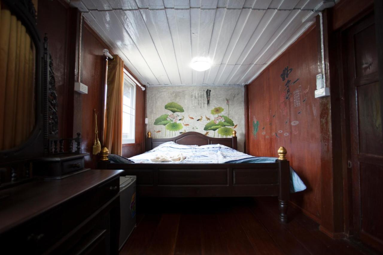 Solarcell Walking Street Homestay - โซล่าเซลล์ถนนคนเดินโฮมสเตย์ Ban Nong Nam Khan Exterior foto