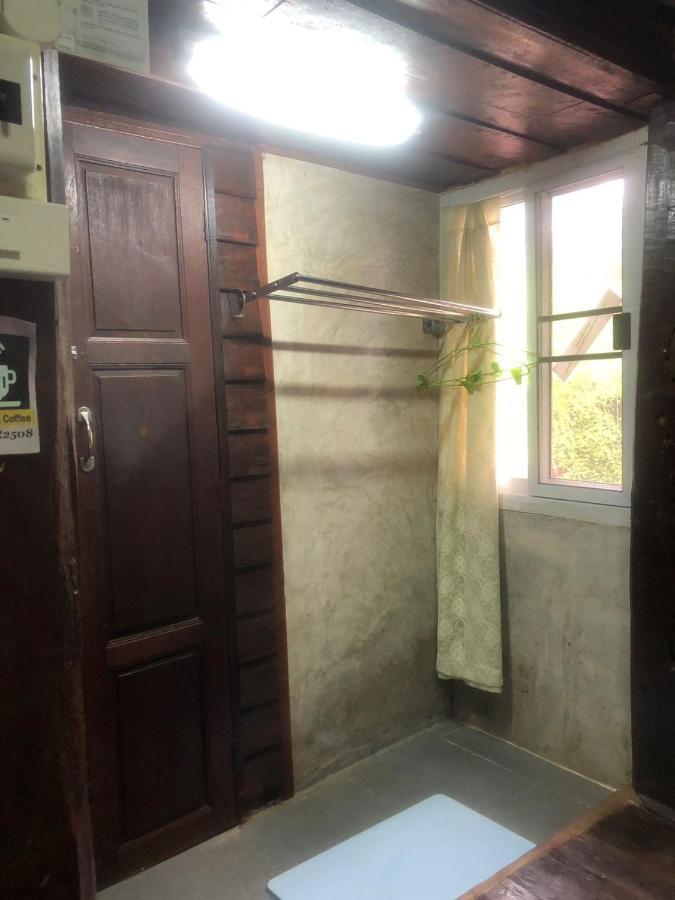 Solarcell Walking Street Homestay - โซล่าเซลล์ถนนคนเดินโฮมสเตย์ Ban Nong Nam Khan Exterior foto