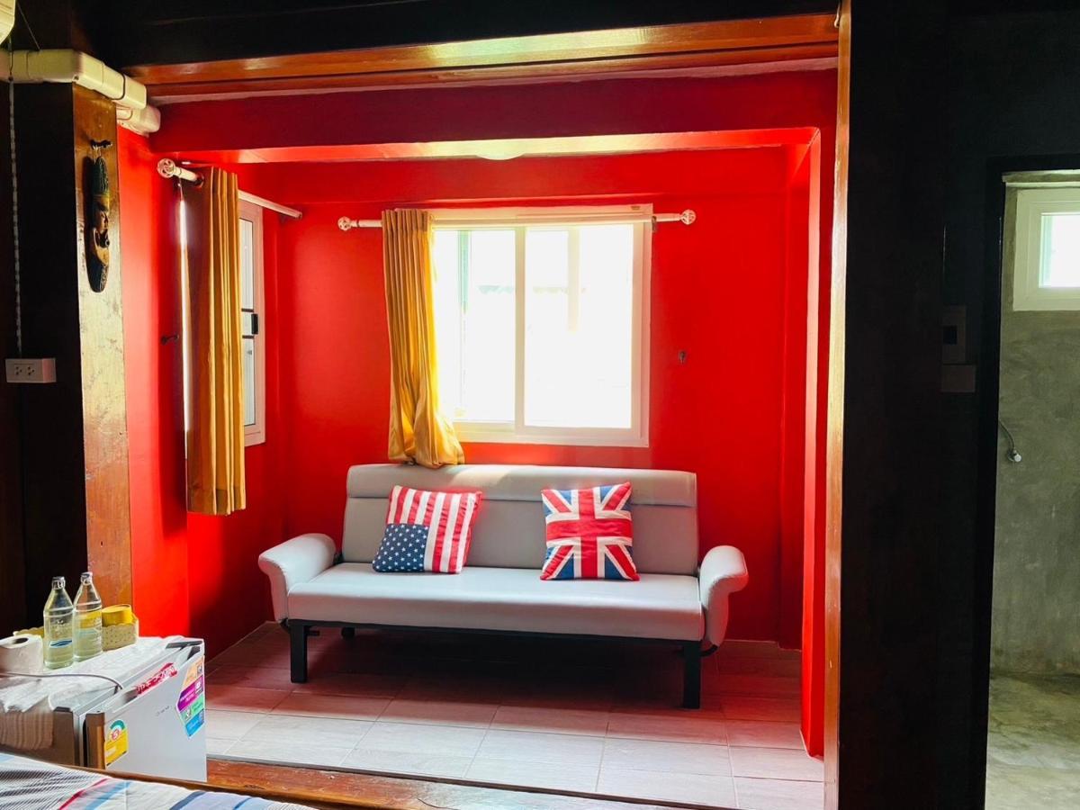 Solarcell Walking Street Homestay - โซล่าเซลล์ถนนคนเดินโฮมสเตย์ Ban Nong Nam Khan Exterior foto